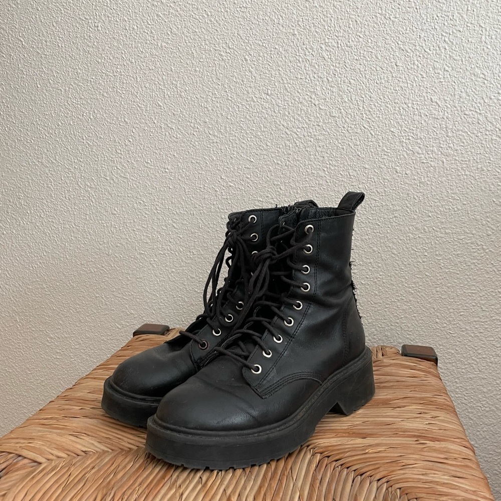 STEVEN MADDEN Platform Combat Boots